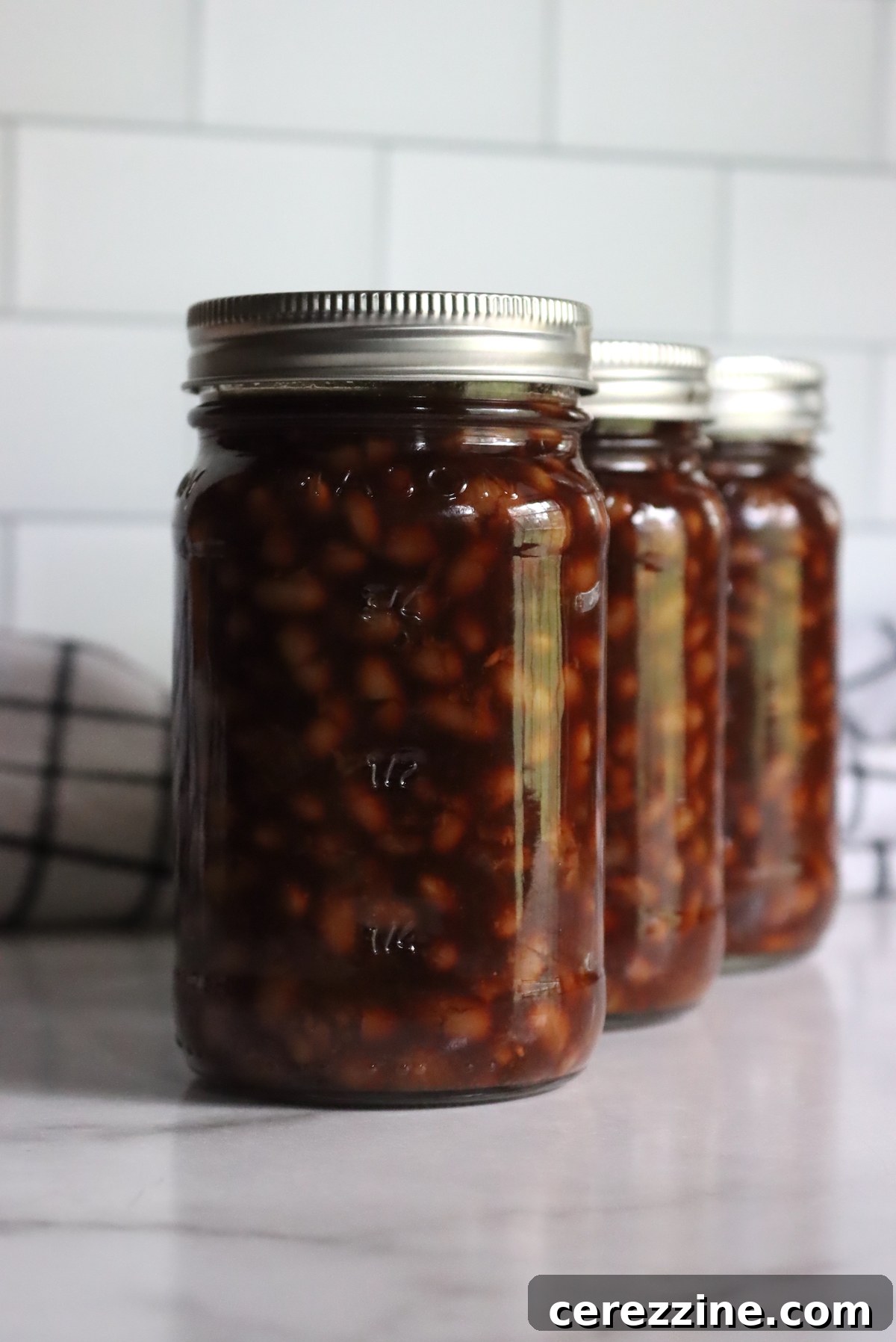 Homemade Vegetarian Baked Beans: Stock Your Pantry 3 Close-up of Delicious Vegetarian Baked Beans in a Bowl