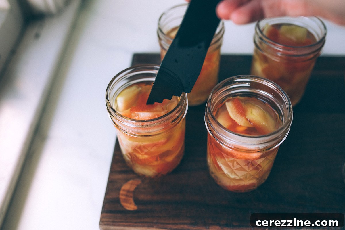 Karpuz Kabuğu Reçeli 12 Measuring headspace for Watermelon Rind Preserves in a jar