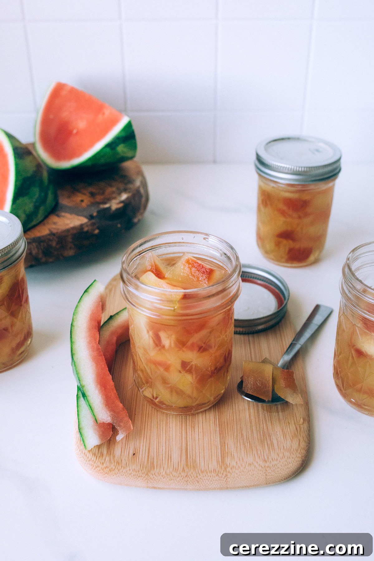 Karpuz Kabuğu Reçeli 5 Watermelon Rind Preserves in a jar, showcasing its clear, candied pieces