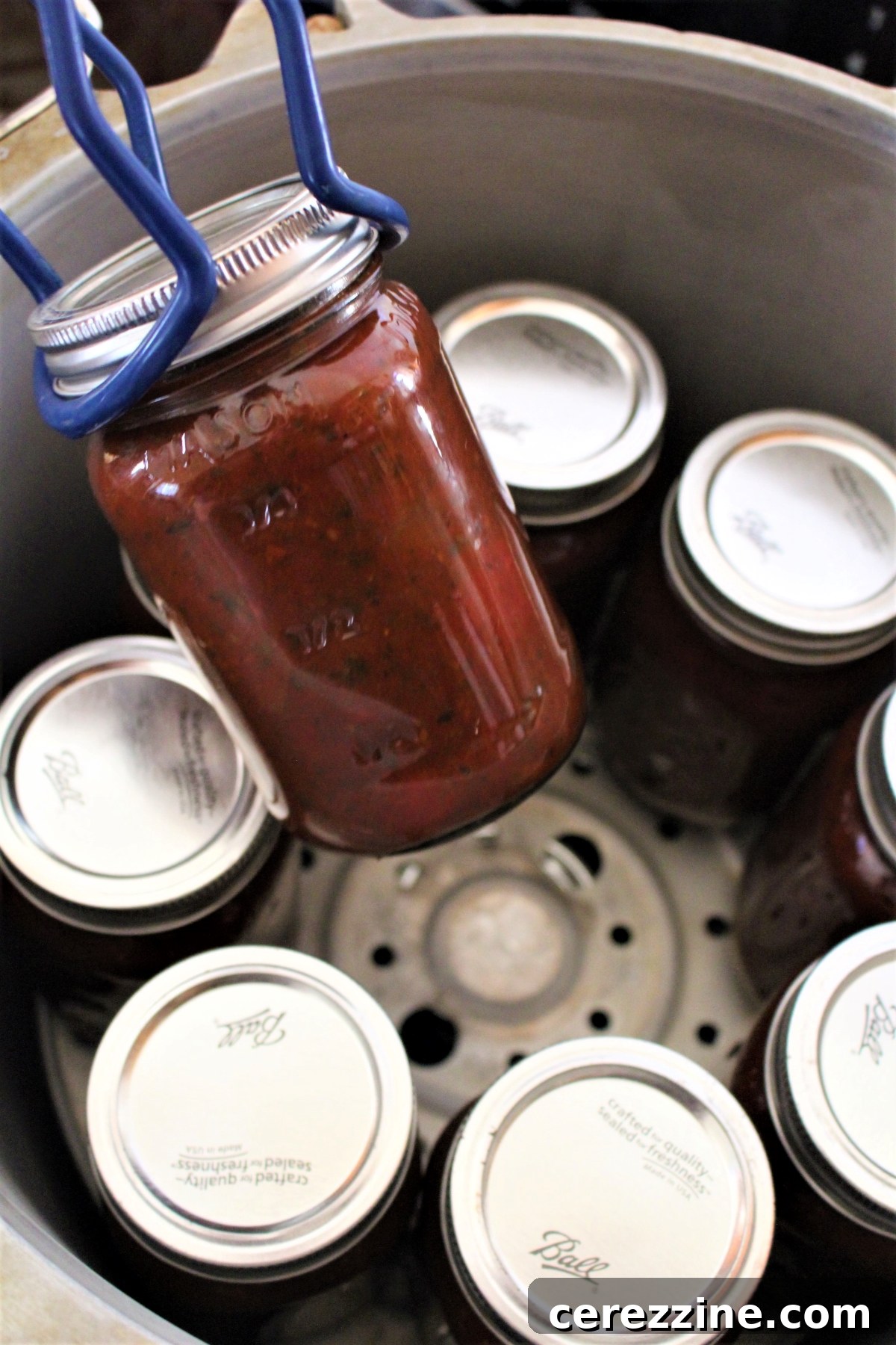 Simple Canned Vegetarian Pasta Sauce 3 Unloading Pasta Sauce from Pressure Canner