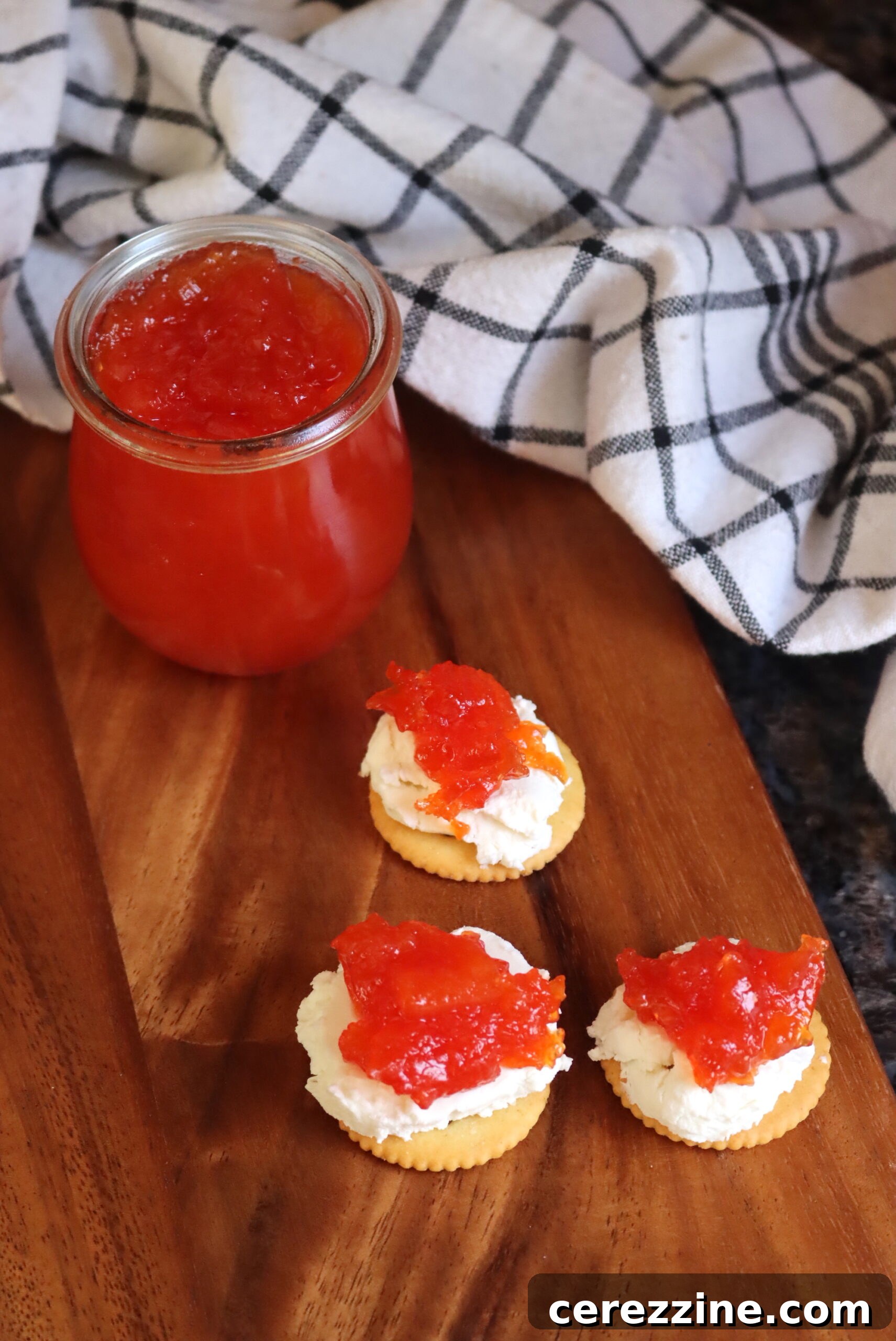 Serving Papaya Jam