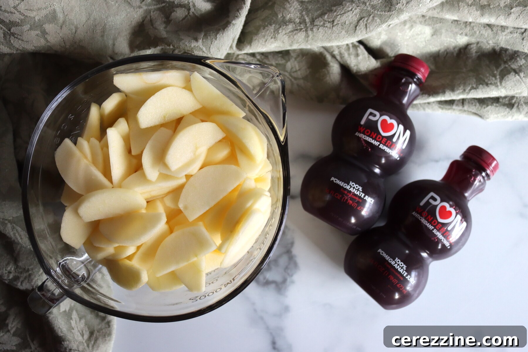 Pomegranate Applesauce Ingredients