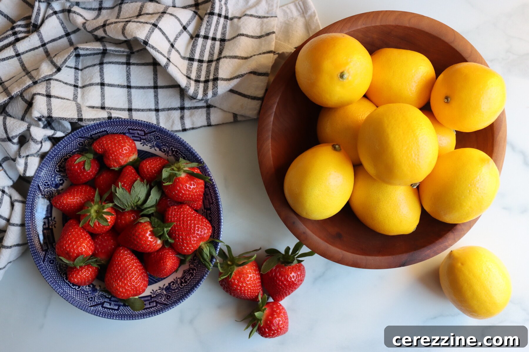 Ingredients for Strawberry Marmalade: Lemons, Strawberries, Sugar