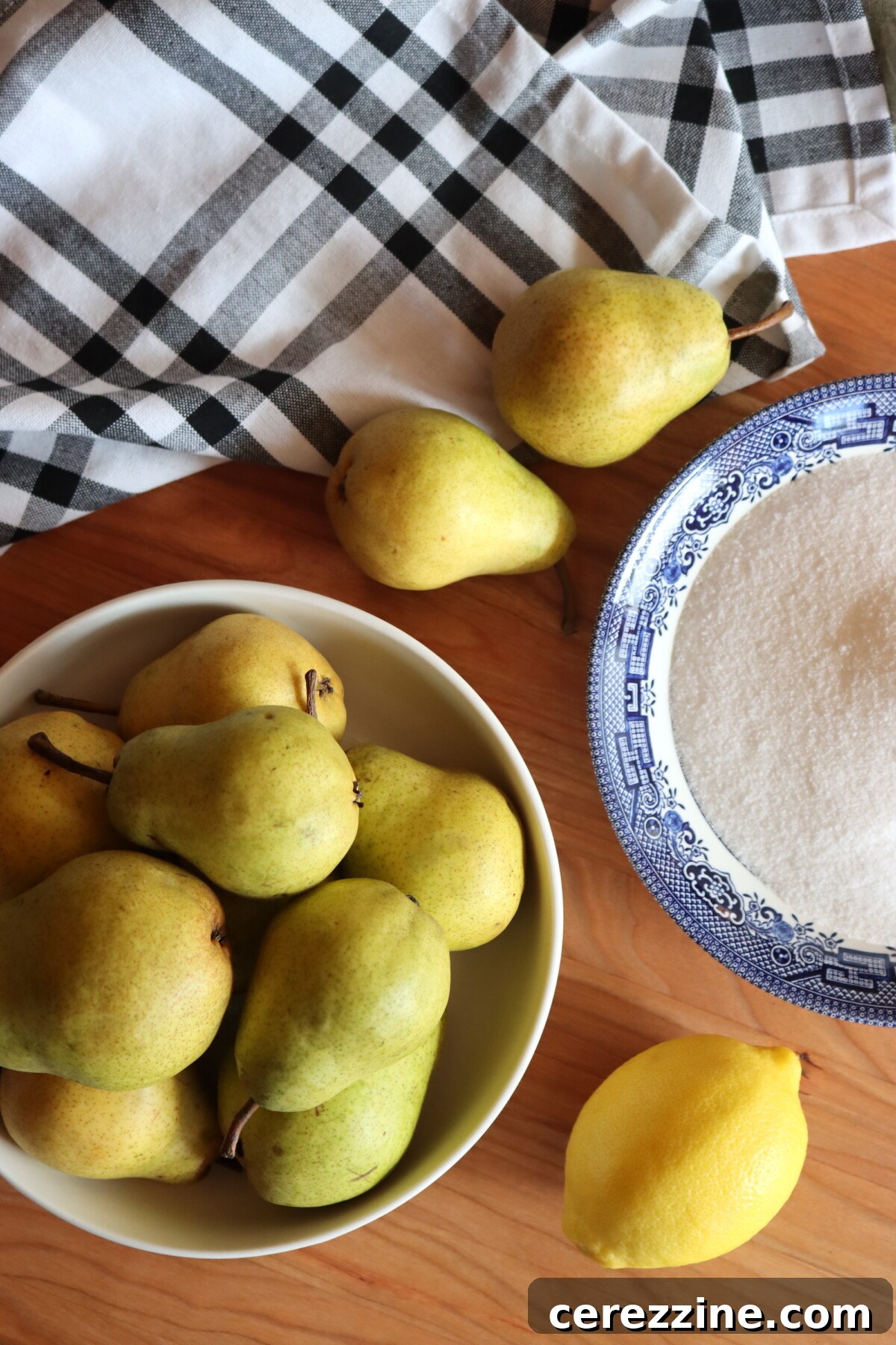 How to Make Pear Syrup for Drinks and Desserts 5 Pear Syrup Ingredients